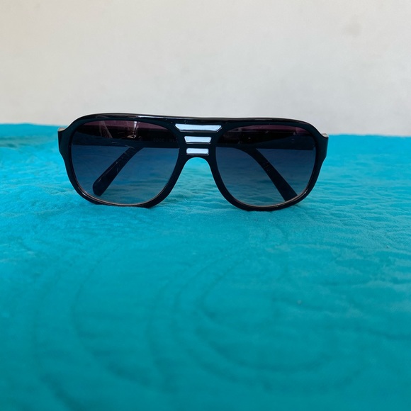 Edge Sunglasses - Picture 3 of 4